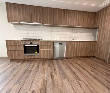 Spacious & Stylish Apartment in a Premium Complex - Photo 6