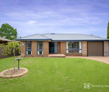 COMFORT, SPACE & CONVENIENCE IN WEST WODONGA - Photo 3