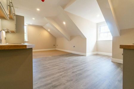 2 bedroom flat to rent - Photo 2