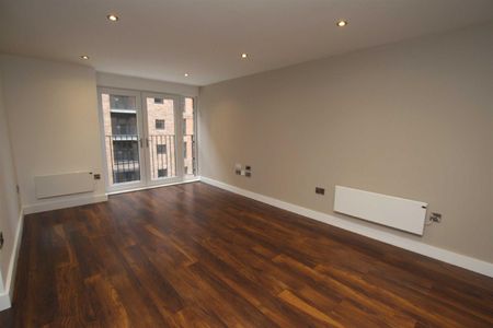 Wilburn Basin, Ordsall Lane, Salford - Photo 2