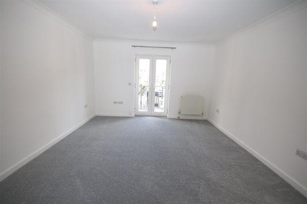 2 bedroom Apartment to let - Photo 1