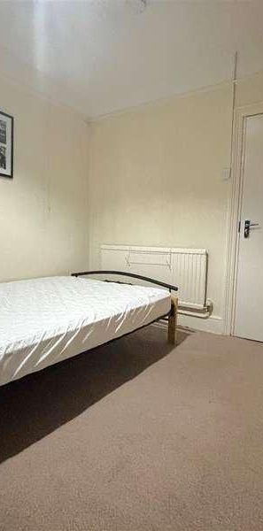 Kings Road, Gosport, PO12 - Photo 1