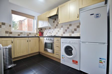 1 Bed Flat - Photo 5