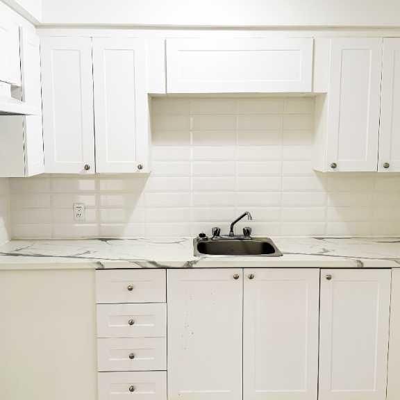 Très beau 3 1/2 rénové - Photo 1