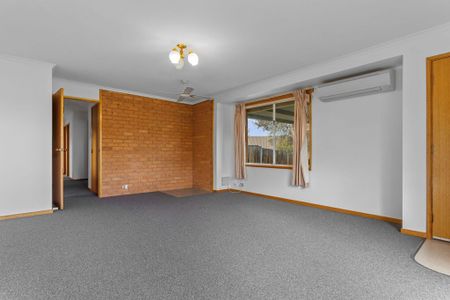 Well-presented and low-maintenance 3-Bedroom Home - Photo 3