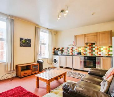 1 bedroom Flat To Let - Photo 5