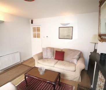 2 bedroom end of terrace house to rent - Photo 2