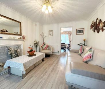 5 bedroom detached house to rent - Photo 1