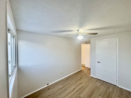 1466 Heatherington - Unit K - Photo 4