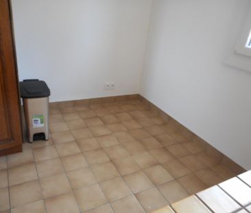 A louer Condé-en-Normandie dans le Calvados (14), Réf. 1836, rue de... - Photo 3