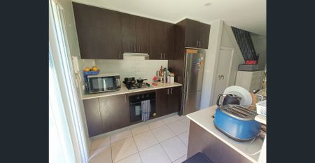 Contemporary 2 bedroom townhouse - Photo 3