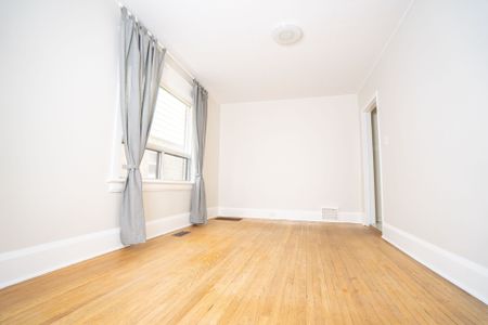 For Lease - 393 Milverton Boulevard Unit# Upper, Toronto, Ontario - Photo 2