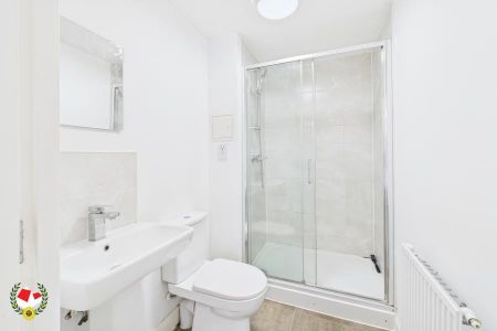 Minett Road, Yate, Bristol - Photo 2