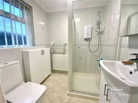 Hamilton Close, Christchurch, Dorset, BH23 - Photo 2