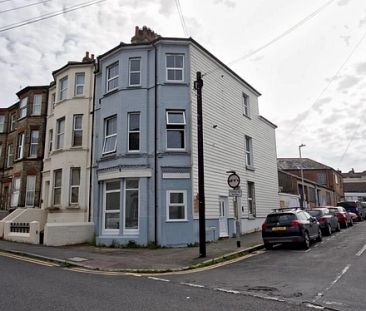 Dover Road, Folkestone, CT20 1LA, Kent - Photo 2