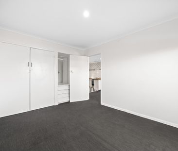 Neat One Bedroom Unit in Convenient Location - Photo 5