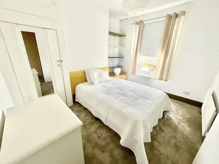 2 bedroom end of terrace house to rent - Photo 4