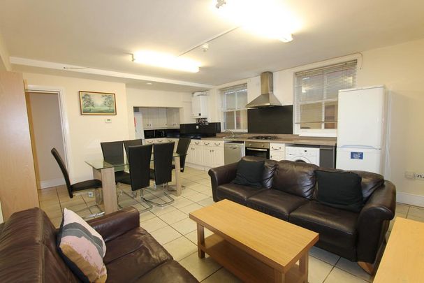6 bedroom flat to rent - Photo 1