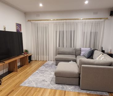 Bentleigh East - Photo 2