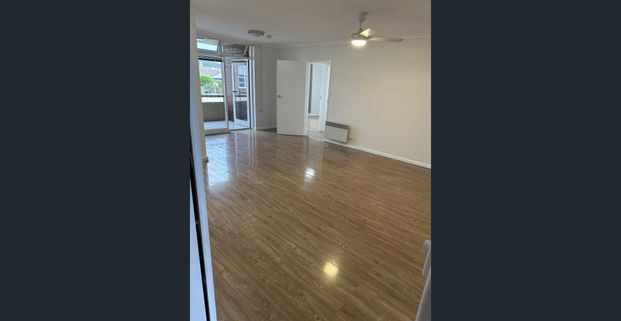 Excellent 2 Bedroom Flat - Photo 1