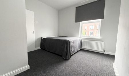 Three bedroom student house with 4 En-suite bathrooms - Photo 2