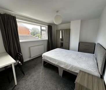 1 bedroom in a house share to rent - Photo 2