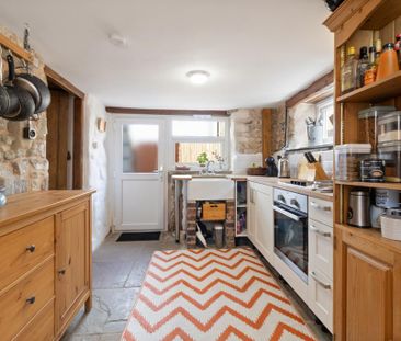 3 bedroom end of terrace house to rent - Photo 3