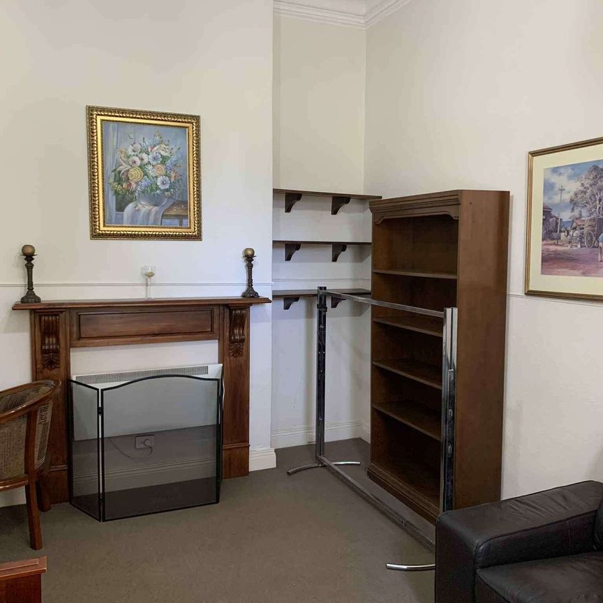 East Melbourne - Photo 1