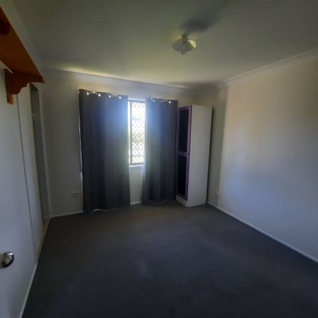 Lowset Brick Family Home - Photo 5