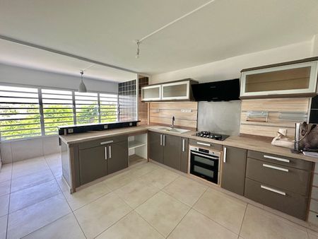 Location Appartement 3 pièces 96m² LE GOSIER 97190 - Photo 5