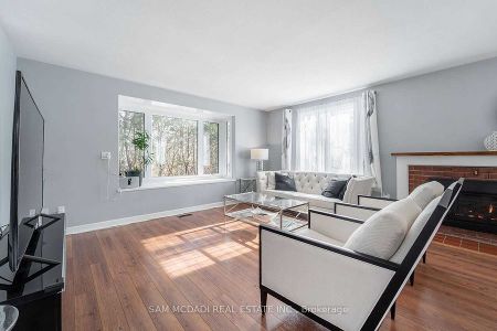 For Lease - 1730 Sunningdale Bend, Mississauga, Ontario - Photo 3