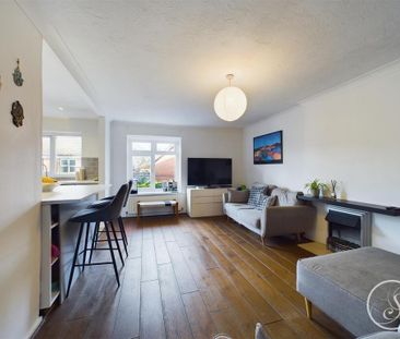 2 bedroom flat to rent - Photo 2