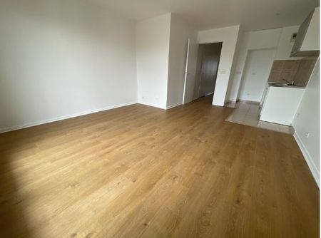 Location Appartement 2 pièces 44m² LE KREMLIN BICETRE 94270 - Photo 2
