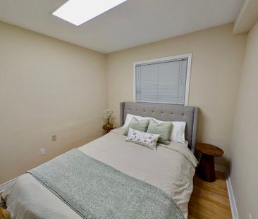 For Lease - 515 Louis Drive, Mississauga, Ontario - Photo 4