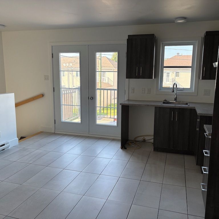 Grand 5 1/2 à Louer - Photo 1