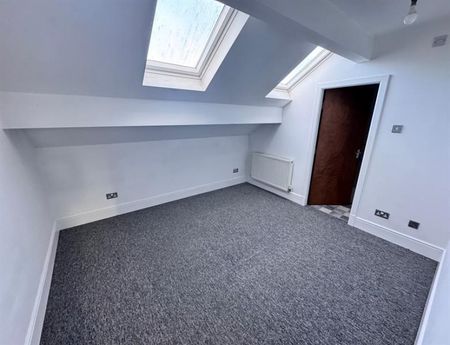 3 Bedroom Apartment To Let - Photo 3