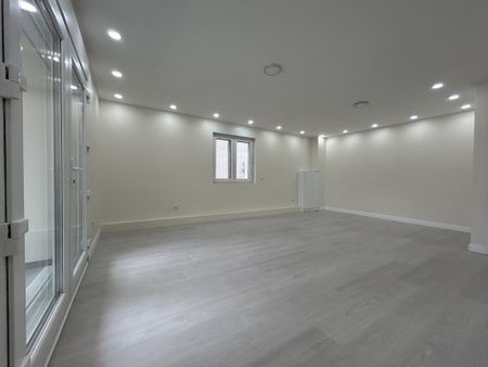 Location Appartement 4 pièces 127m² - Photo 2