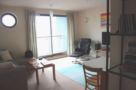 Price £1,600 pcm - Available 20/12/2025 - Unfurnished - Photo 4