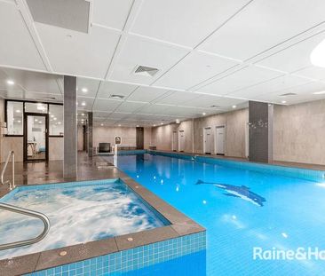 Luxurious fully furnished 3 Bedroom apartment in a vibrant location - Photo 2