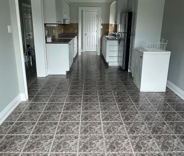 For Lease - 97 Ashford Court, Brampton, Ontario - Photo 2