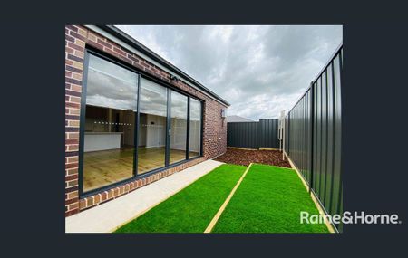 3 Bedroom Home in Near New Condition - Photo 4