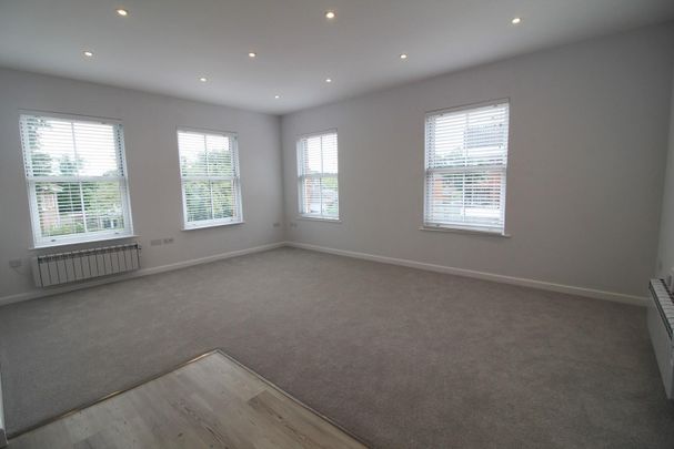 Ferndale Court, Reading, RG7 3SY - Photo 1