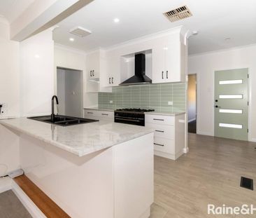 MODERNISED KOORINGAL - Photo 6