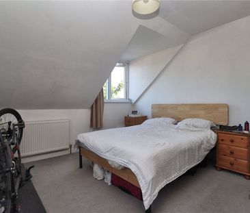 York Road, Woking - 2 bedrooms Property for lettings - Seymours - Photo 3