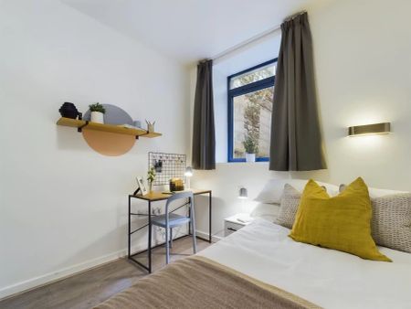 4 Bedroom House - Photo 3