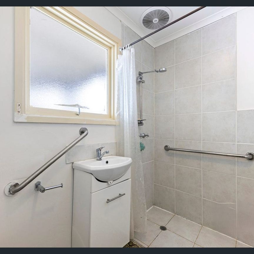 Spacious Family Home with Everyday Convenience - Photo 1