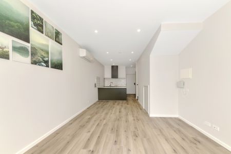 Whitlam Townhouse - Photo 3