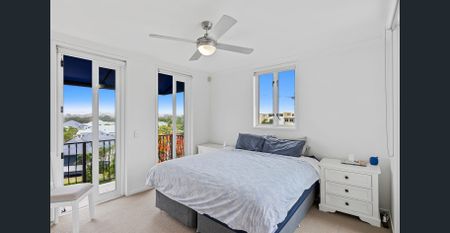 Fully furnished Stunning 3 bedroom unit in Emerald Lakes - Photo 4