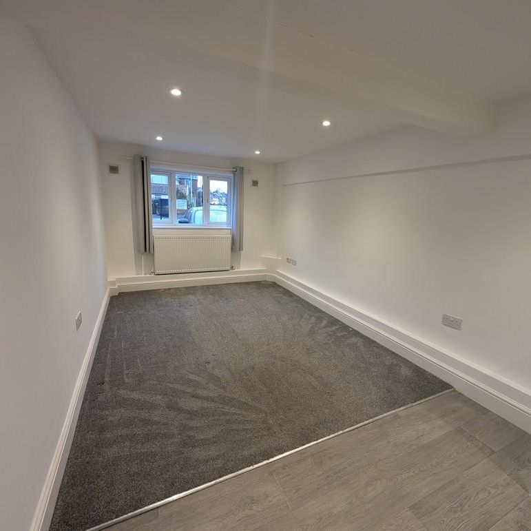 2 bedroom ground floor flat to rent - Photo 1