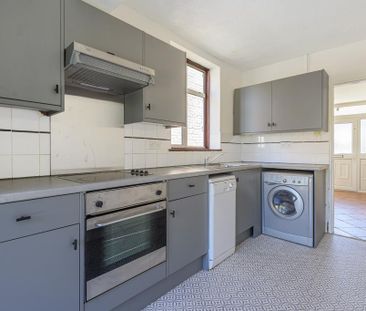 3 bedroom semi-detached house to rent - Photo 3